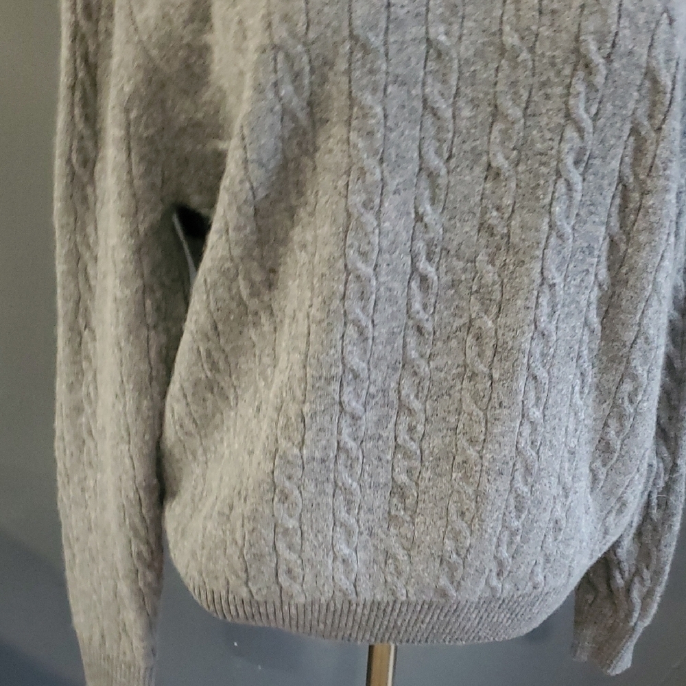 Brooks Brothers Lambwool Gray Cable Knit Crewneck Sweater - Picture 4 of 13